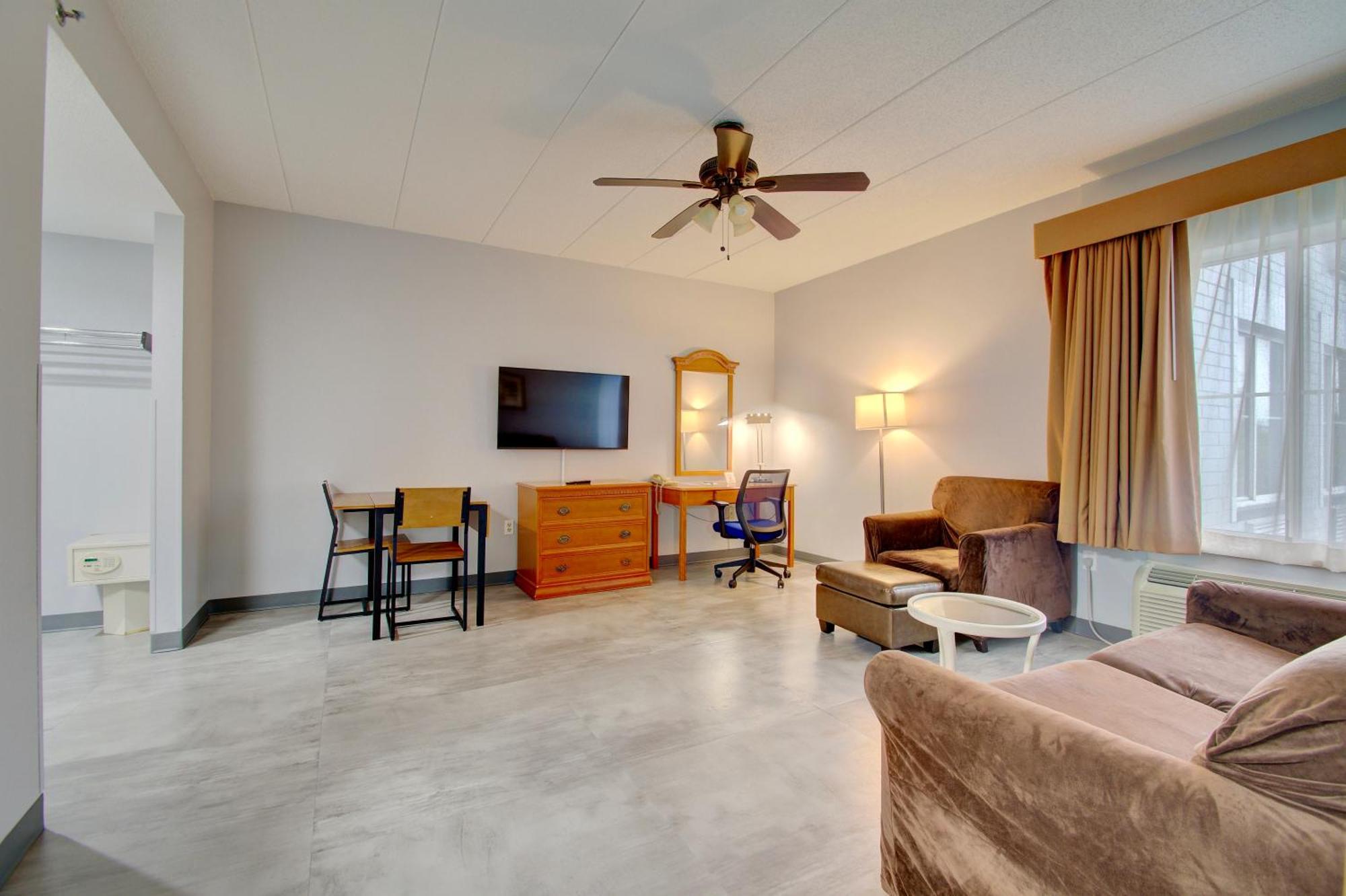 Quality & Cvg Airport 3*