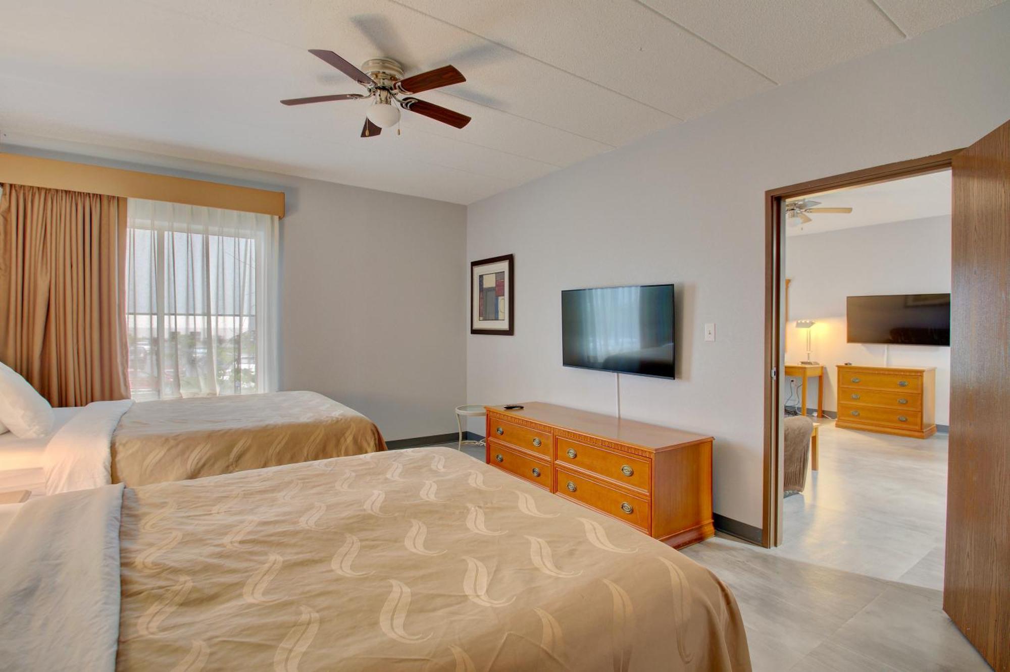 Quality & Cvg Airport Hotel 3*