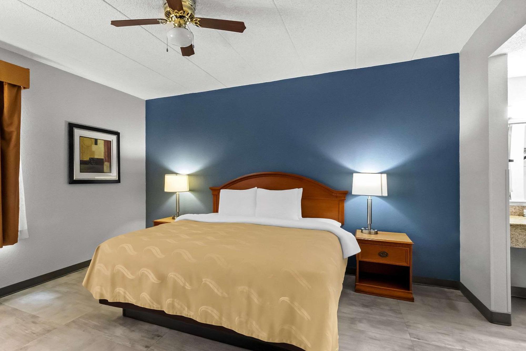 Quality & Cvg Airport 3*