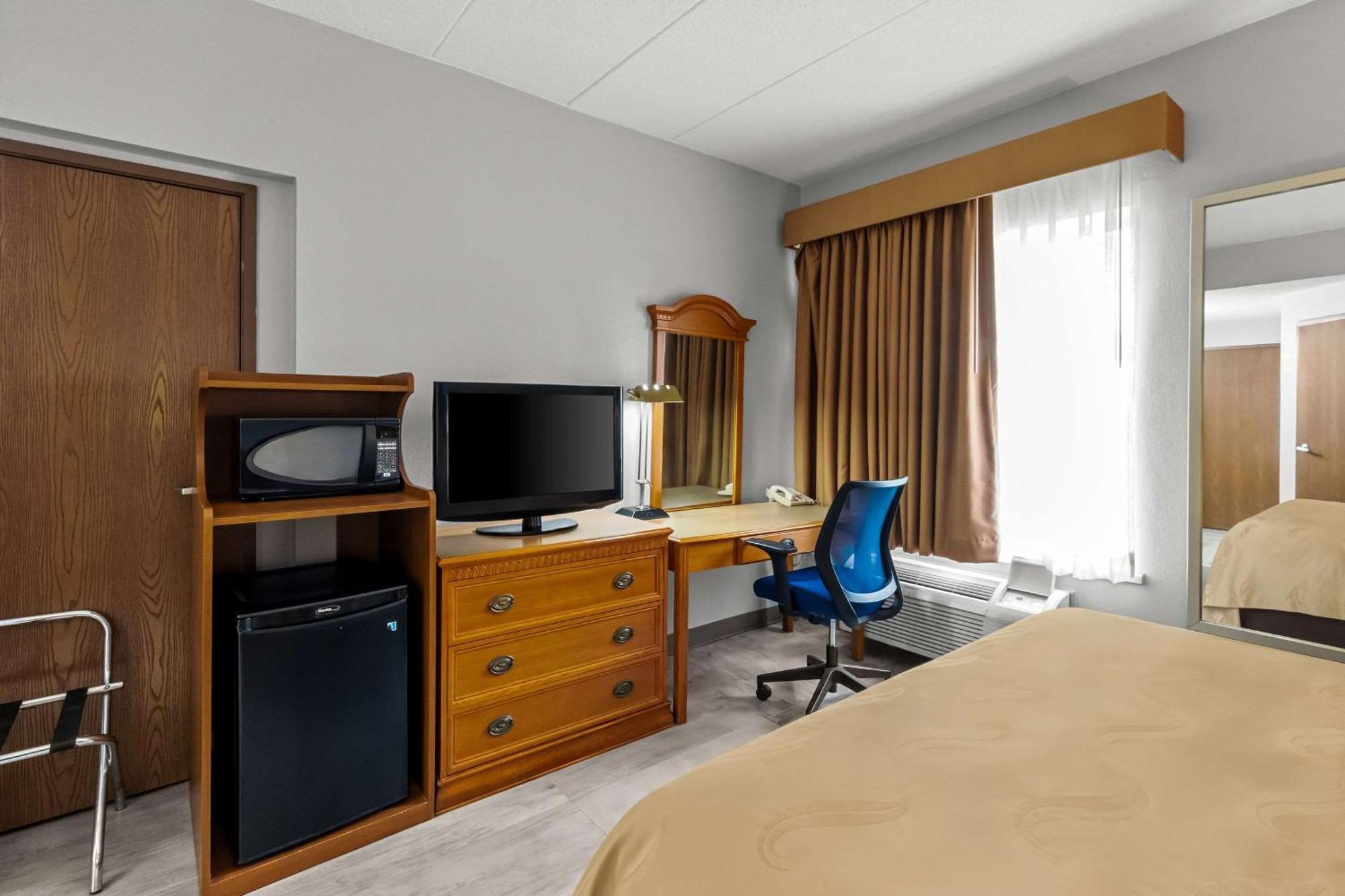 Quality & Cvg Airport Hotel 3*